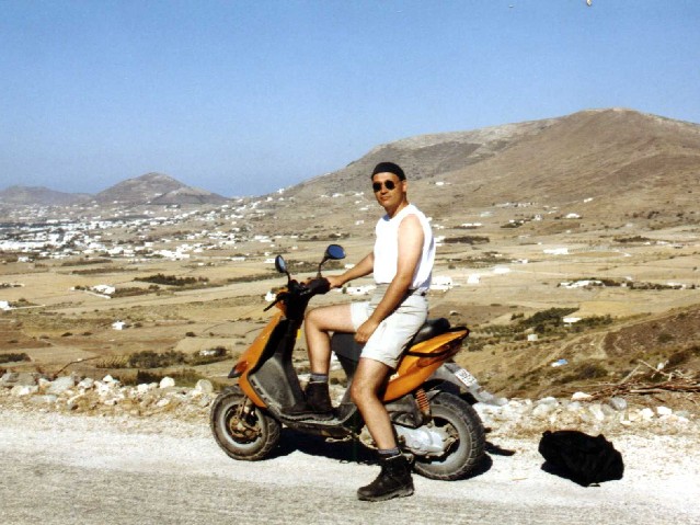 Ich mit dem Roller auf Paros
