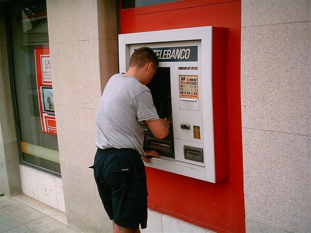 Noch schnell Geld geholt und..